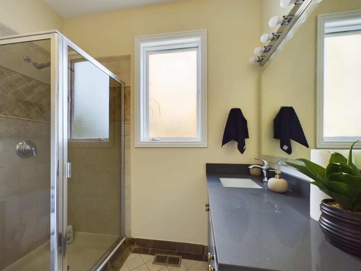 Luxe 4Br With Hot Tub & Game Room Chicago Exteriör bild