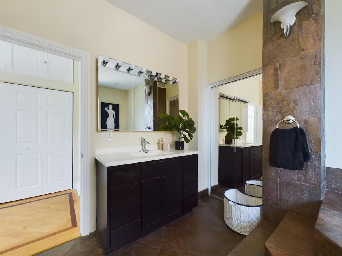 Luxe 4Br With Hot Tub & Game Room Chicago Exteriör bild