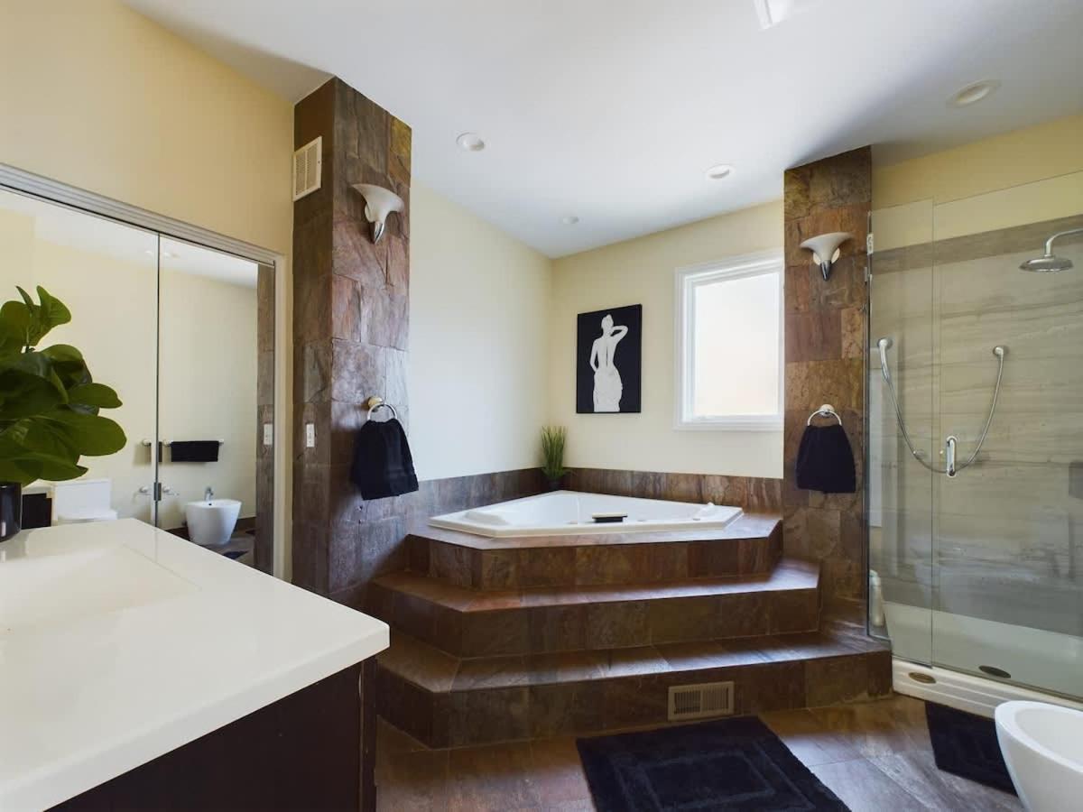 Luxe 4Br With Hot Tub & Game Room Chicago Exteriör bild